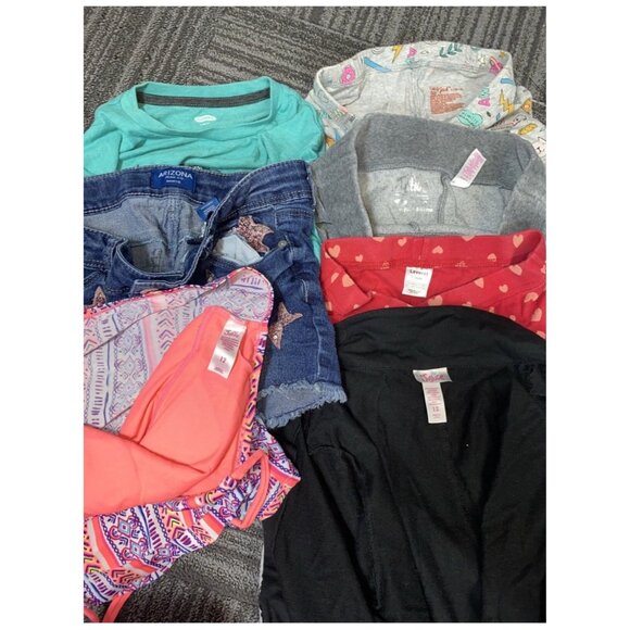 Girls Size 10-12 Clothing Bundle – 7-Piece Lot Tops Pants Shorts Romper – Hearts - Picture 12 of 12